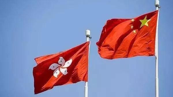 逃离快乐小镇