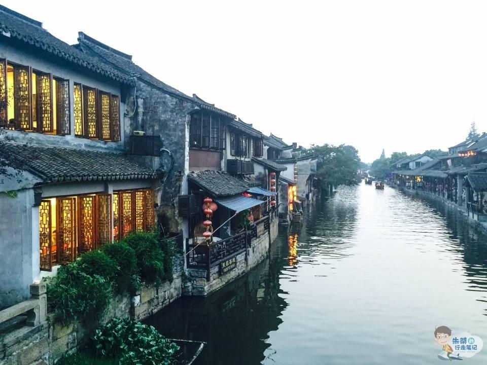 佛罗里达州州长德桑蒂斯退出总统竞选 支持特朗普